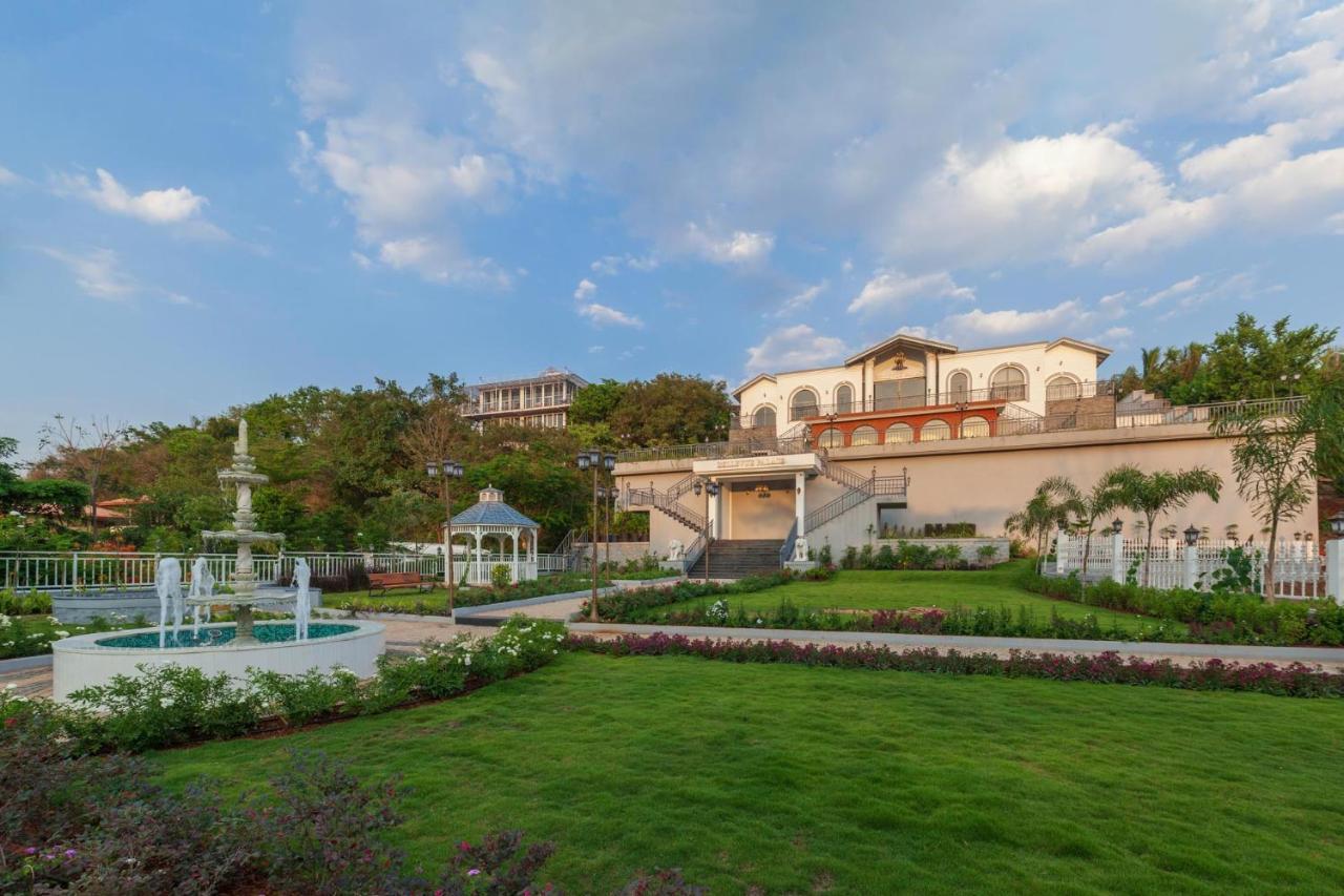 Bellevue Palace By Stayvista - Lavish Abode With A Pool, Landscaped Lawn, Gazebo & Adventure Activities Нашик Екстер'єр фото